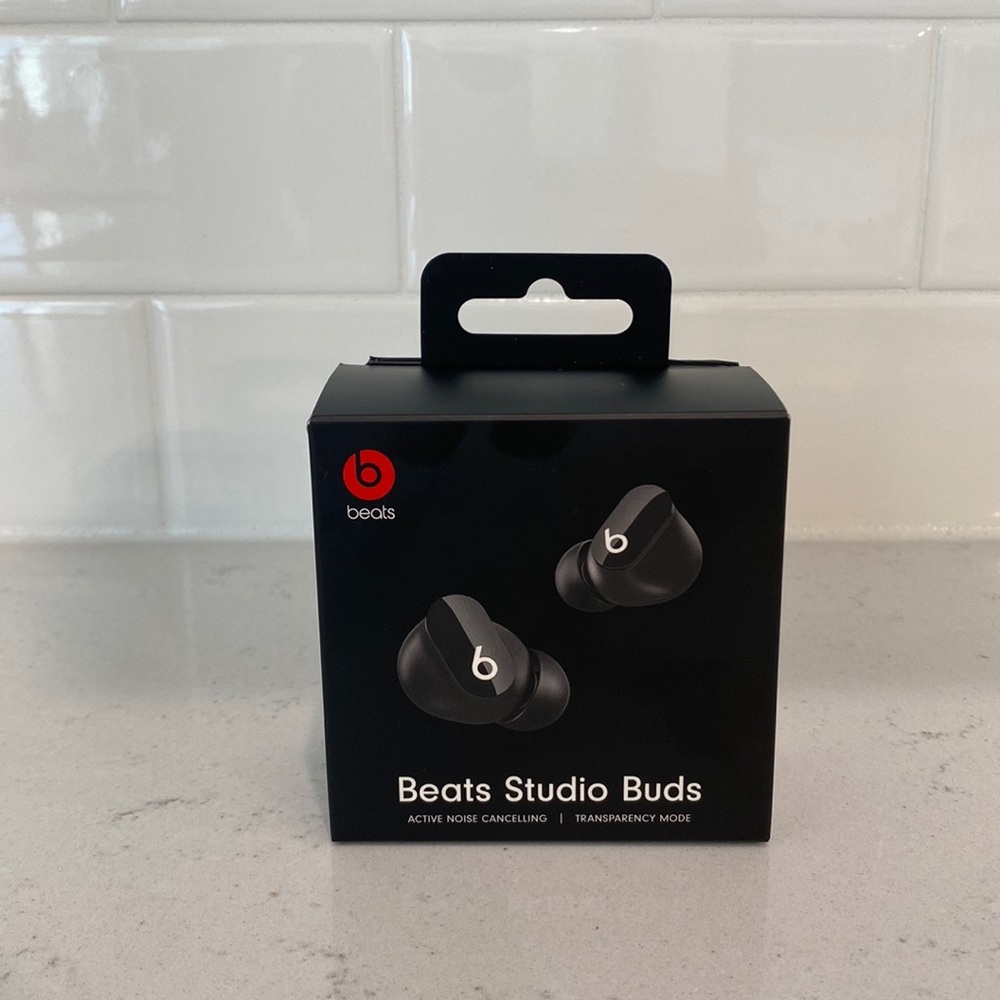 BEATS STUDIO BUDS - Wireless noise cancelling bluethooth earbuds - BLACK.